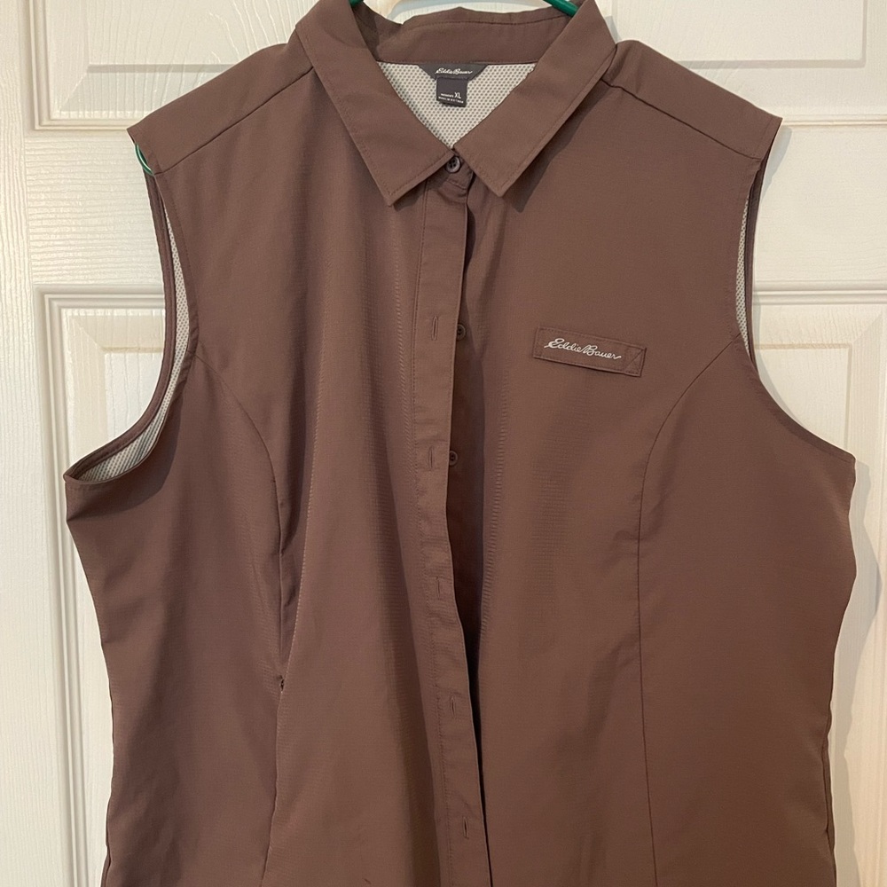 Eddie Bauer rip stop vented sleeveless button up